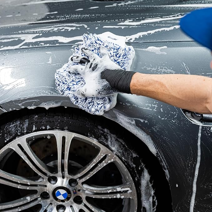 Gyeon Smoothie EVO Microfiber Car Wash Mitt Edgeless Synthetic Korean Microfiber Wash Glove Scratch‑Free Paint Safe Car Detailing Tool Professional Grade Gloss Enhancing Dirt Lifting Mitt